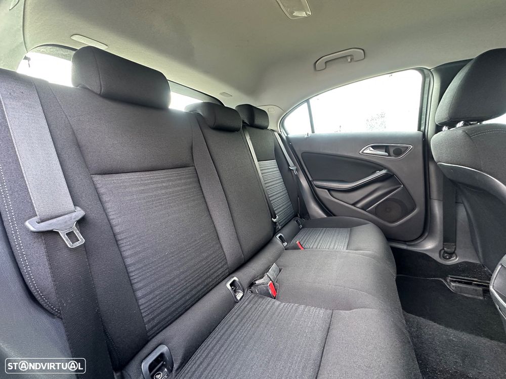 Mercedes-Benz A 180 CDI (BlueEFFICIENCY) - 9
