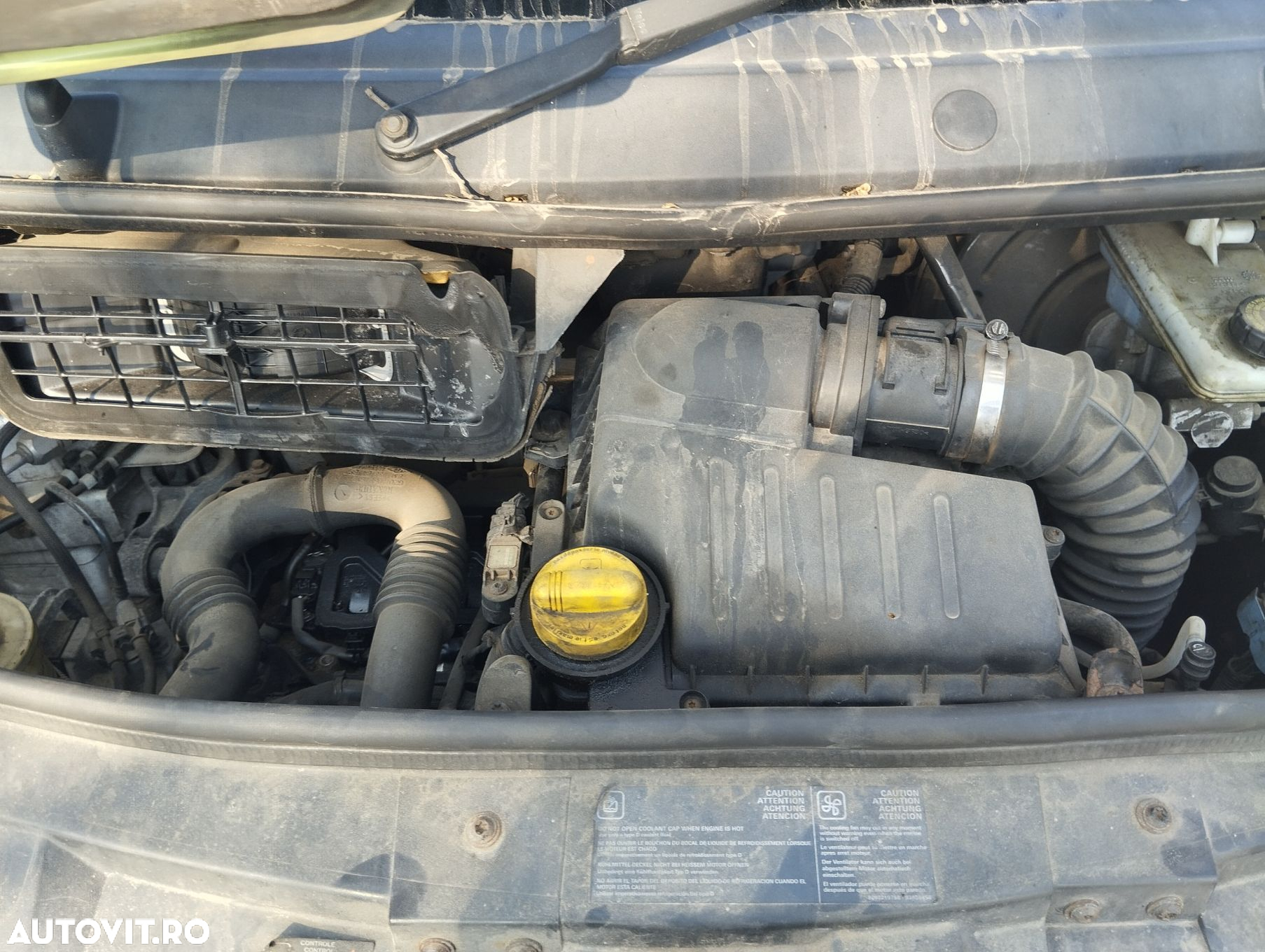 Dezmembrari  Renault TRAFIC 2  2001  > 0000 2.0 dCi 115 (FL01, FL0U) - 2