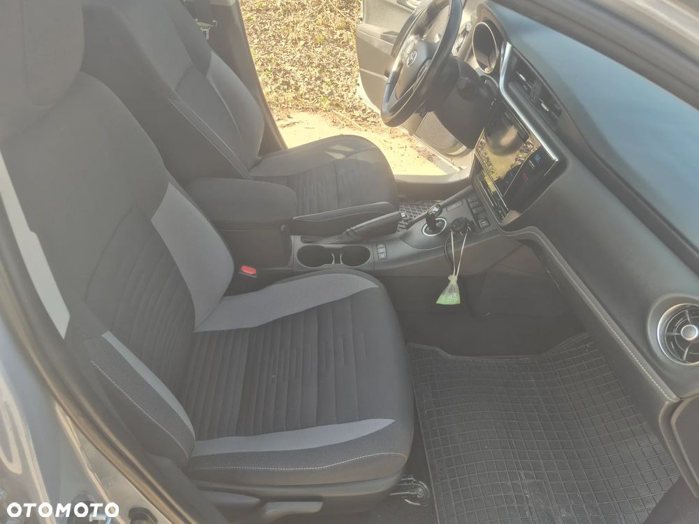 Toyota Auris Hybrid 135 Freestyle - 15