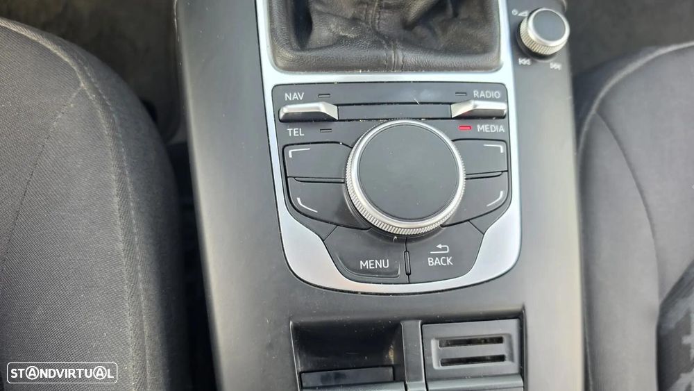 Audi A3 Sportback 1.6 TDI Advance - 11