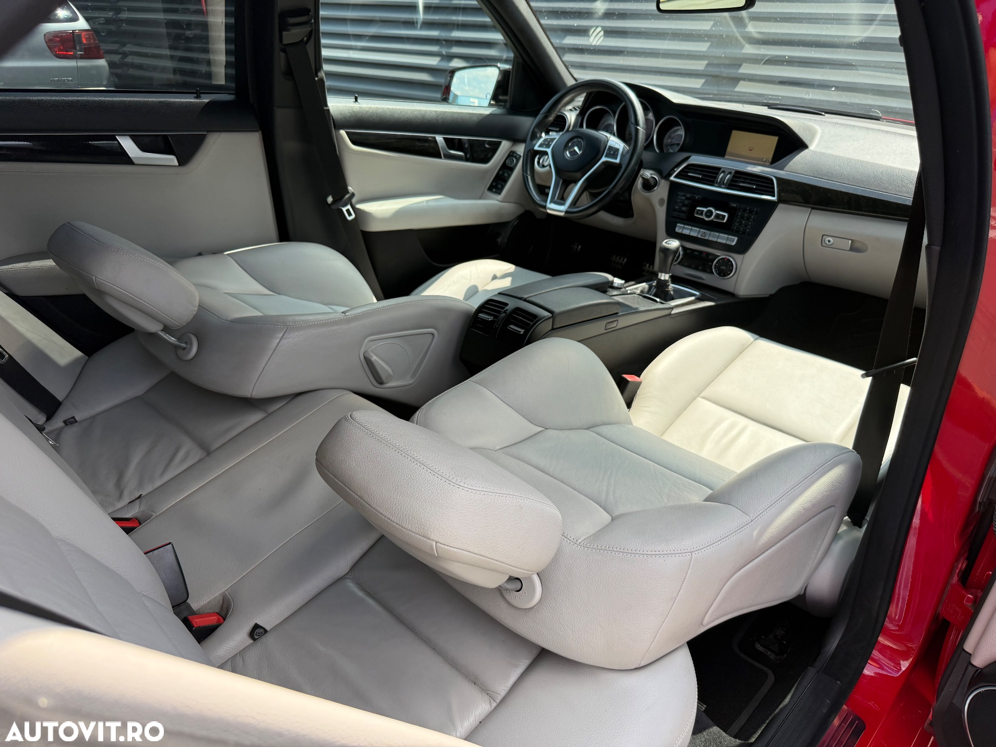 Mercedes-Benz C 180 T AMG Line - 11