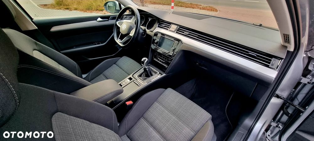 Volkswagen Passat Variant 2.0 TDI EVO Business - 18