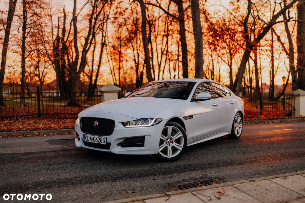 Jaguar XE 2.0 D AWD R-Sport - 1