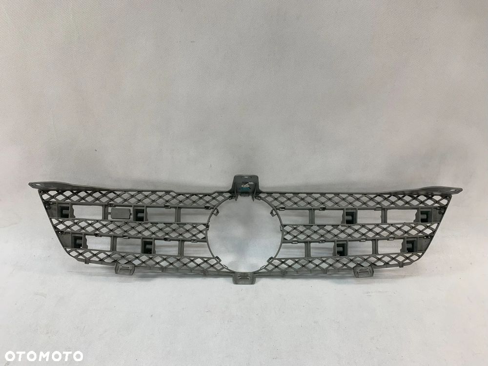 Mercedes CLS FL 08-10r Atrapa grill Lift W219 - 2