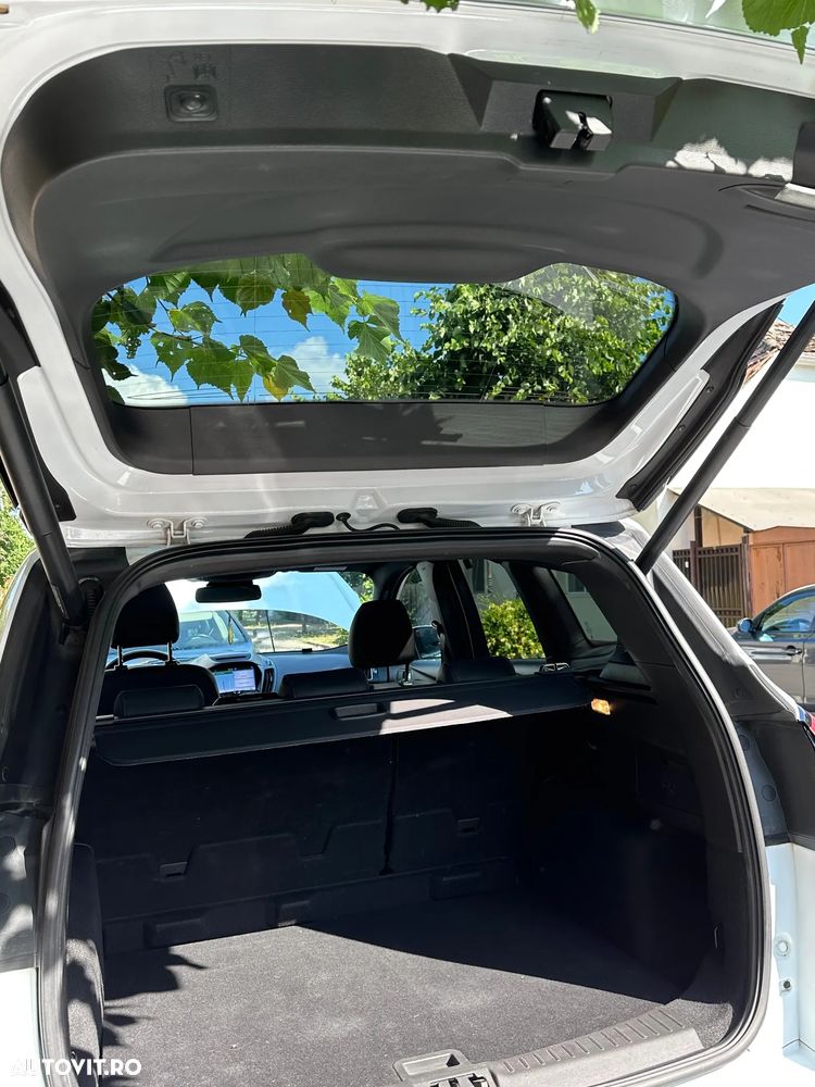 Ford Kuga 2.0 TDCi 4WD Powershift ST-Line - 11