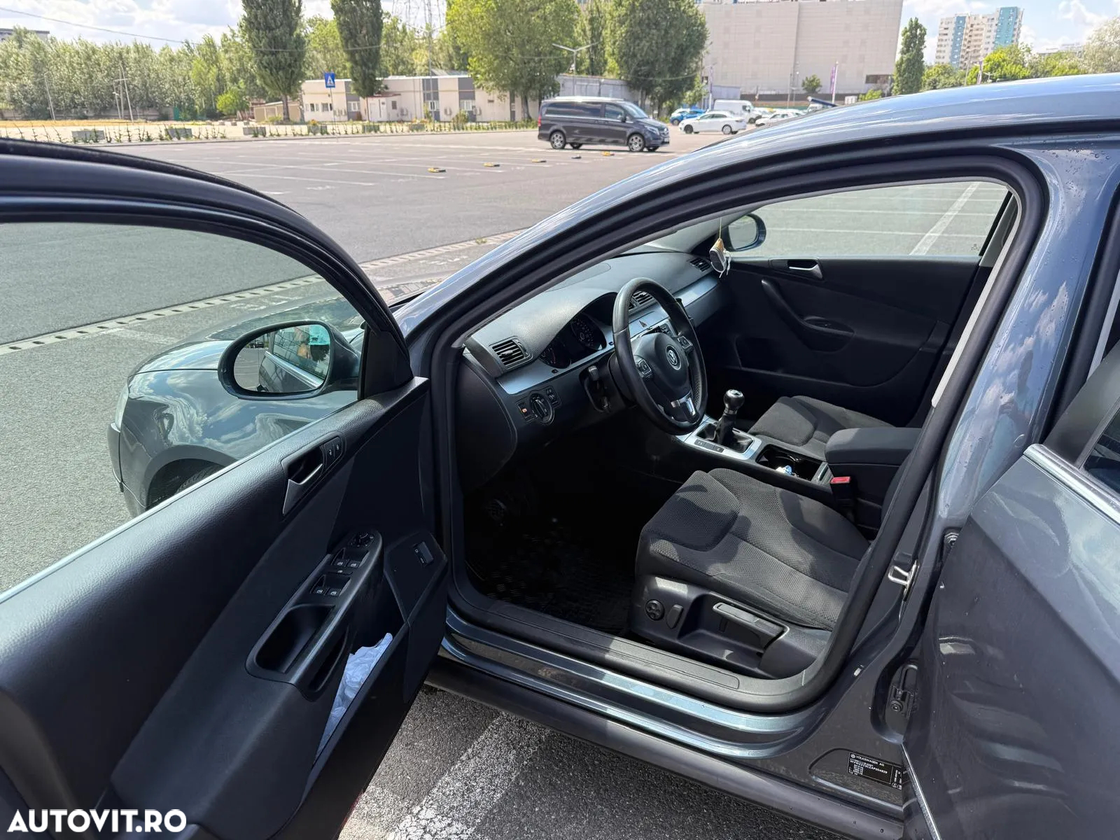 Volkswagen Passat 2.0 TDI DPF BlueMotion Technology Comfortline - 8