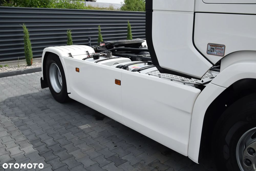 Scania 500S / FULL AIRMATIC / HYDRAULIKA / RETARDER / KLIMATYZACJA POSTOJOWA / ACC / KLIMA / 2 ZBIORNIKI PALIWA / FULL LEDY / FULL SPOILERY / SERWISOWANA / SPROWADZONA - 19