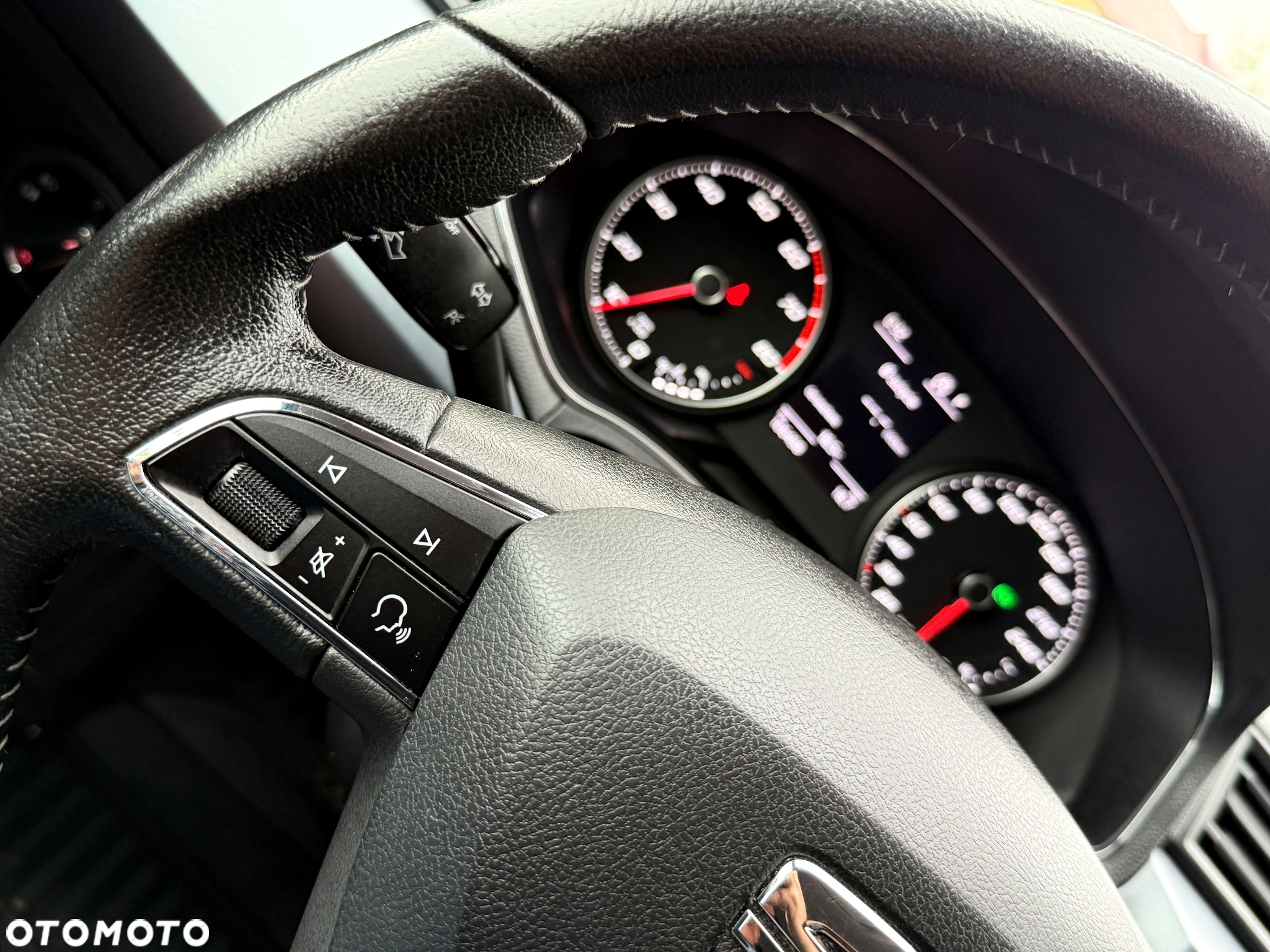 Seat Arona 1.0 TSI Full LED S&S DSG - 32