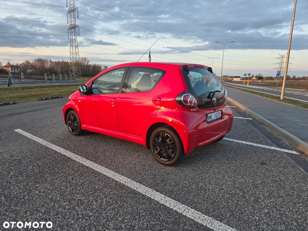 Toyota Aygo CoolRed - 3