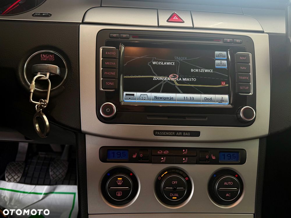 Volkswagen Passat - 16