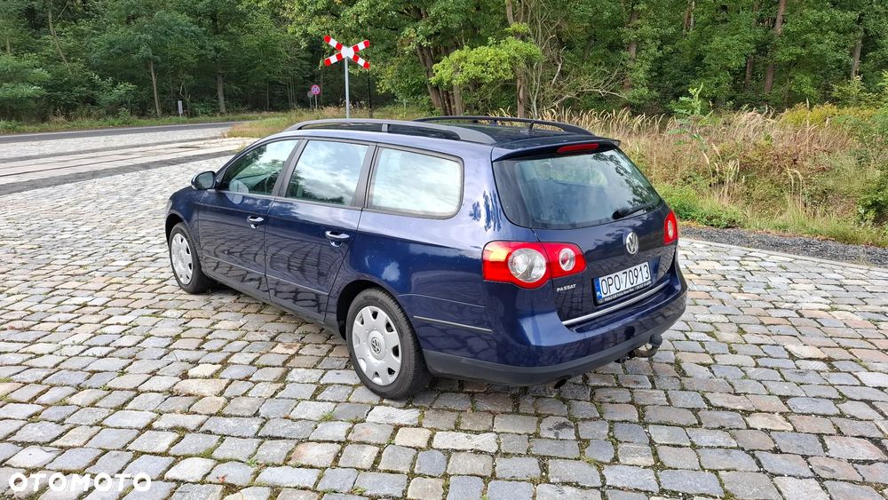 Volkswagen Passat 1.6 FSI Trendline - 15