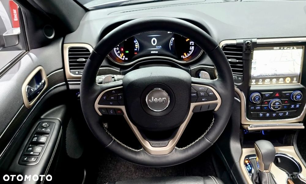 Jeep Grand Cherokee - 16