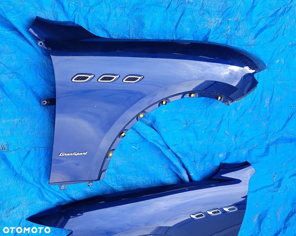 Oryginalny Błotnik Przód Przedni PRAWY Maserati Levante GranSport BLU 004