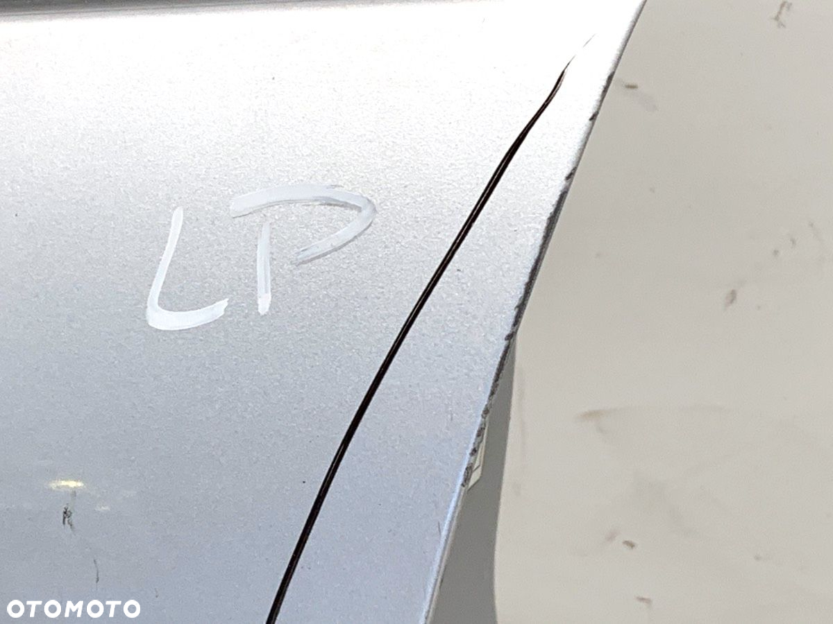 DRZWI LEWY PRZÓD - 249.00 PLN - RENAULT SCÉNIC III (JZ0/1_) 2008 - 2022 1.4 16V (JZ0F, JZ1V) 96 kW - 4