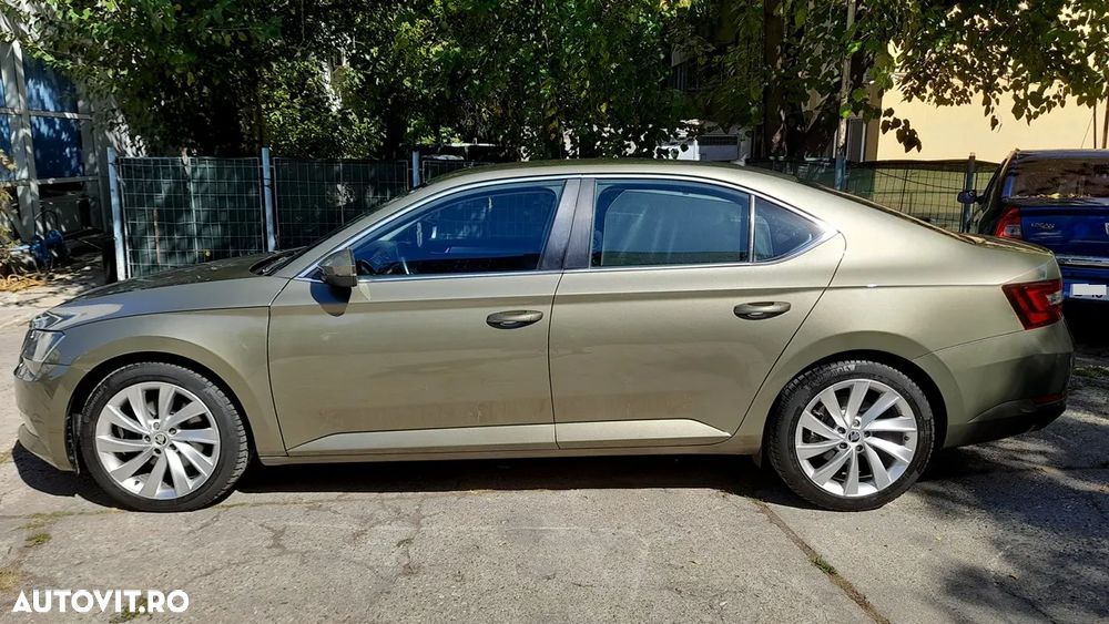 Skoda Superb Combi 2.0 TDI DSG Style - 4