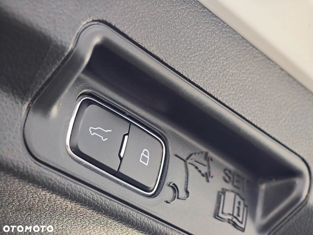 Ford Explorer EcoBoost Plug-in Hybrid PLATINUM - 35