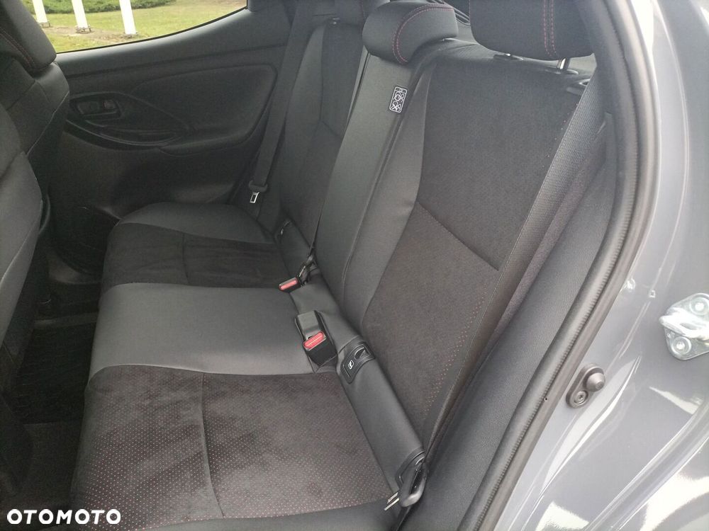 Toyota Yaris - 12