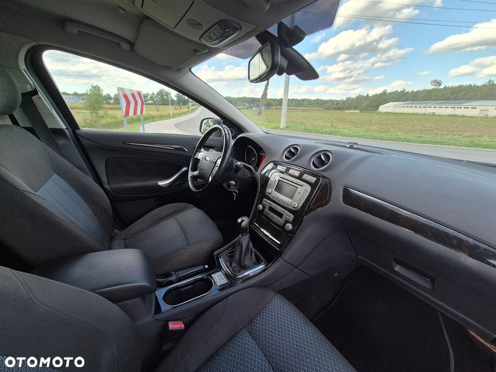 Ford Mondeo 2.0 Ghia X100 / X - 22
