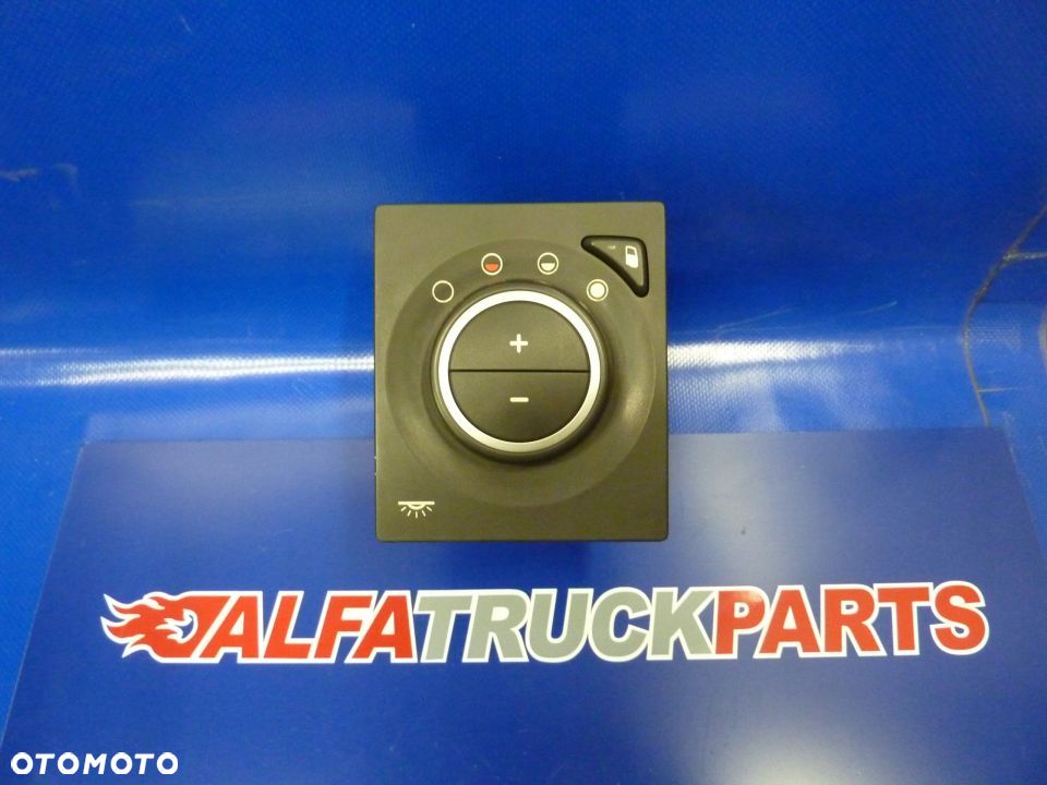 VOLVO FH 4 PANEL ŚWIATEŁ OŚWIETLENIA KABINY - 1