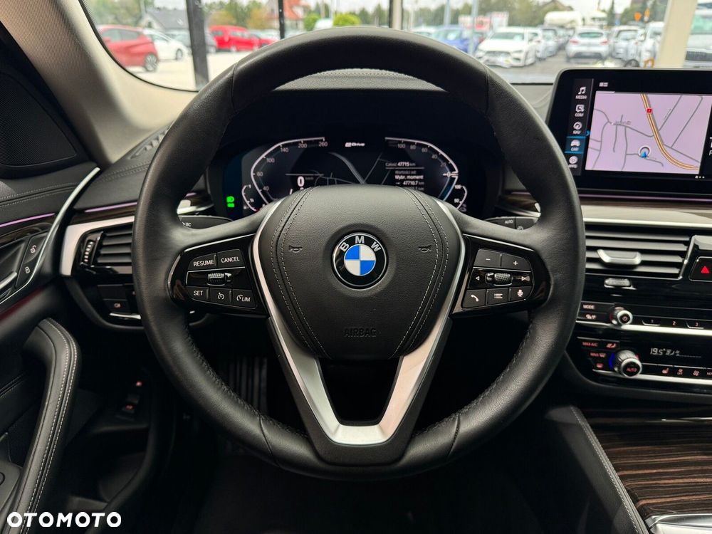 BMW Seria 5 530e Luxury Line - 15