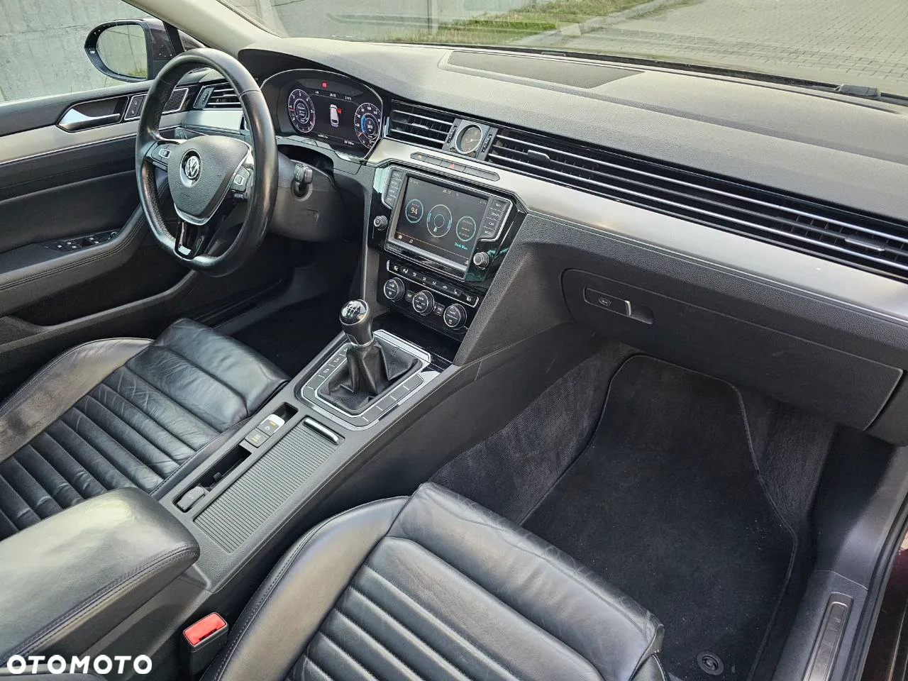 Volkswagen Passat - 33