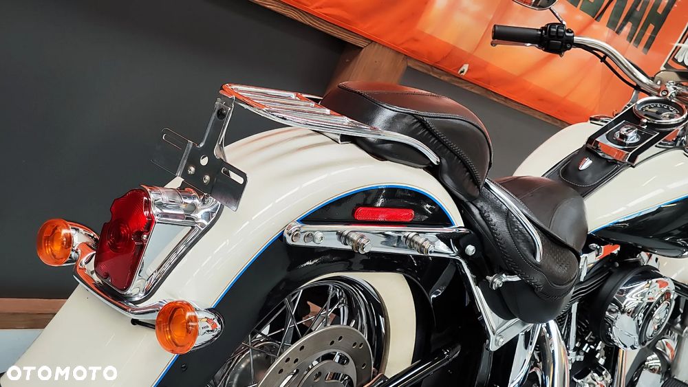 Harley-Davidson Softail Deluxe - 32