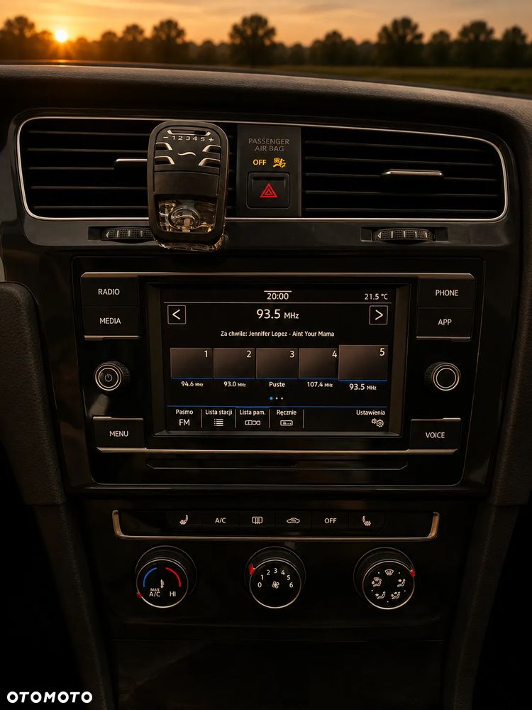 Volkswagen Golf - 8