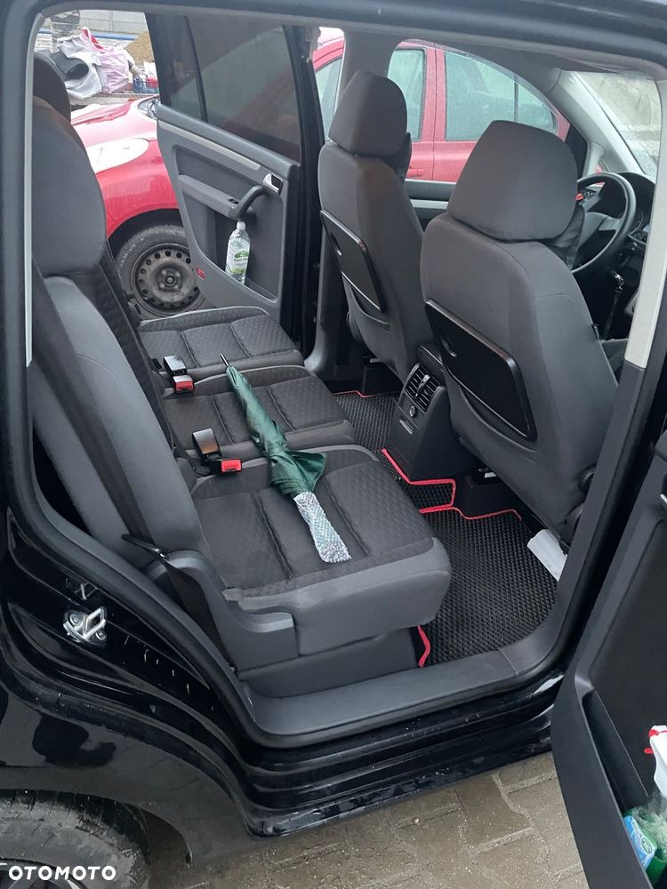 Volkswagen Touran - 19