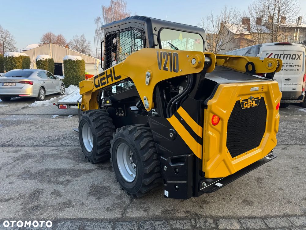Gehl V210 - 3