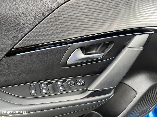 Peugeot e-208 GT - 19