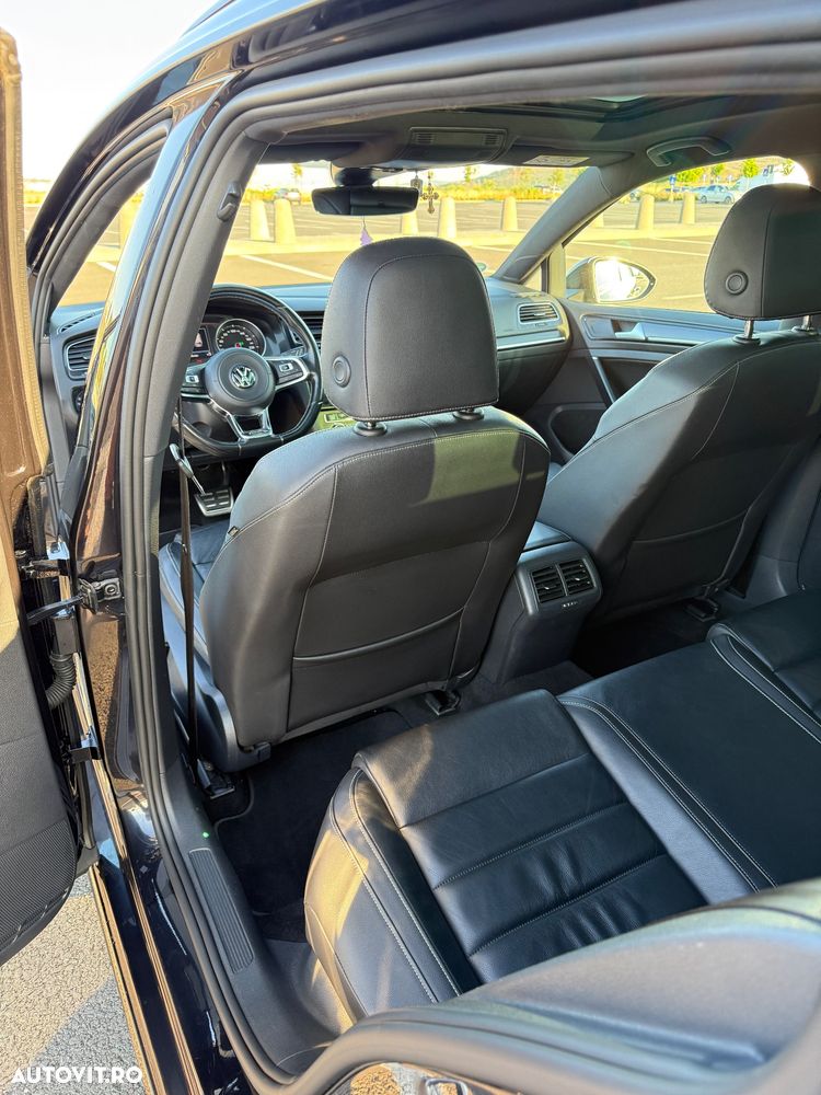 Volkswagen Golf - 8