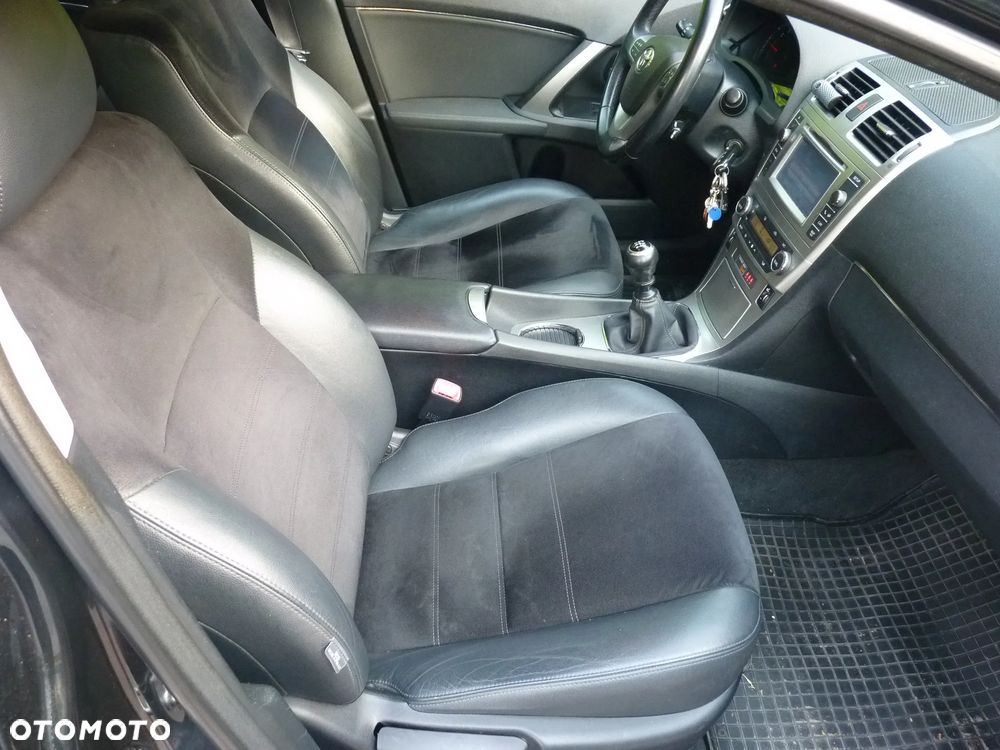 Toyota Avensis 1.8 Executive - 25