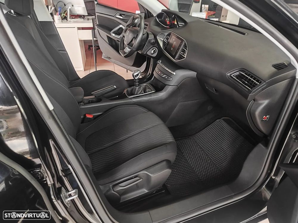 Peugeot 308 1.6 e-HDi Active CVM6 - 16