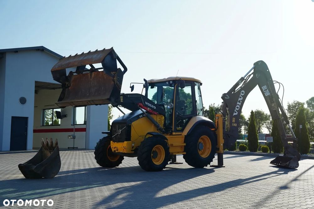 Volvo BL71B / KOPARKO-ŁADOWARKA / KLIMATYZACJA / SKARPÓWKA - 2