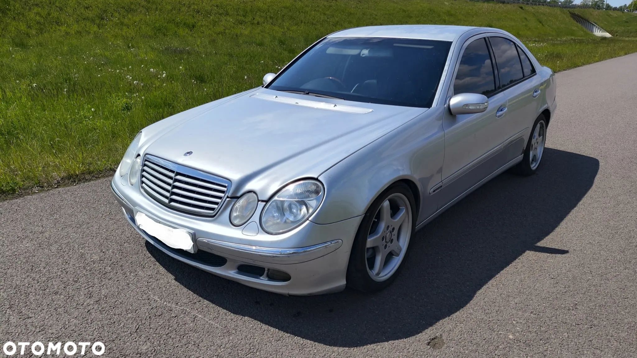 MERCEDES E-KLASA W211 SEDAN ELEGANCE SREBRNY C744 744 SILNIK 2.6 V6 177KM 112913 TAPICERKA SKÓRA CZARNA RÓŻNE CZĘŚCI - 1