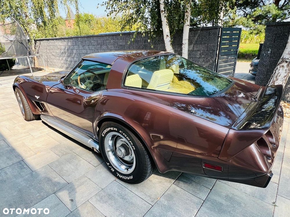 Chevrolet Corvette - 15