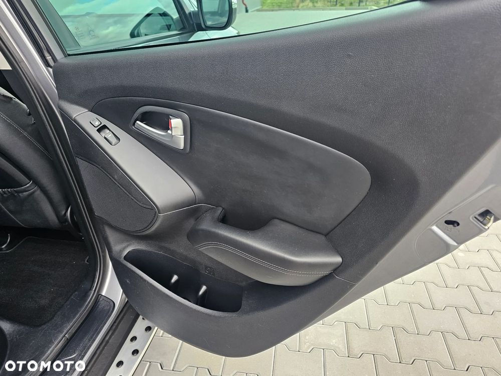 Hyundai ix35 2.0 CRDi 4WD Automatik Premium - 33