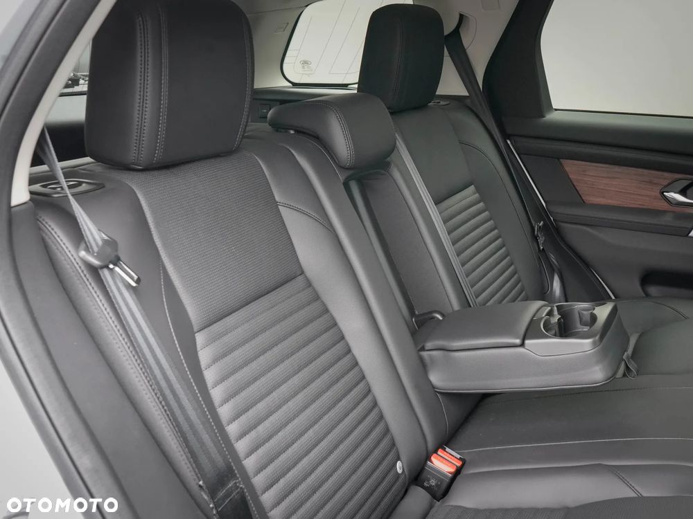 Land Rover Discovery Sport - 26