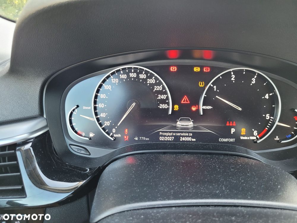 BMW Seria 5 530d xDrive - 11