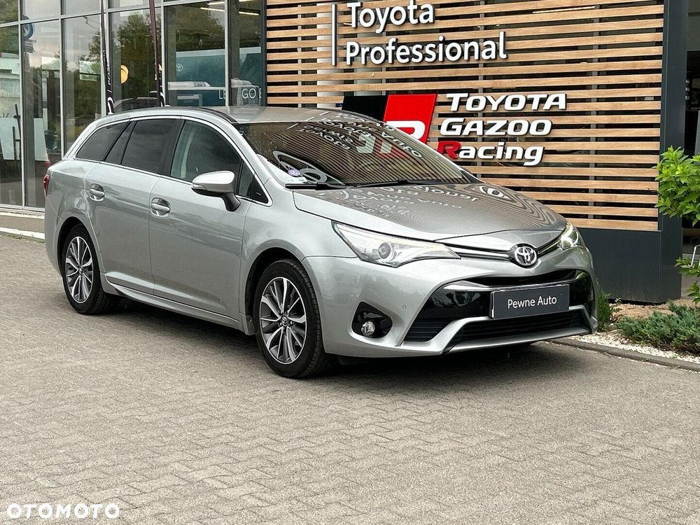 Toyota Avensis - 8