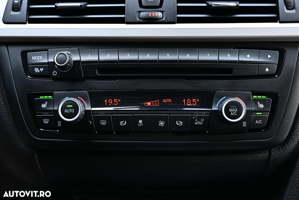 BMW Seria 3 318d Touring Aut. - 27