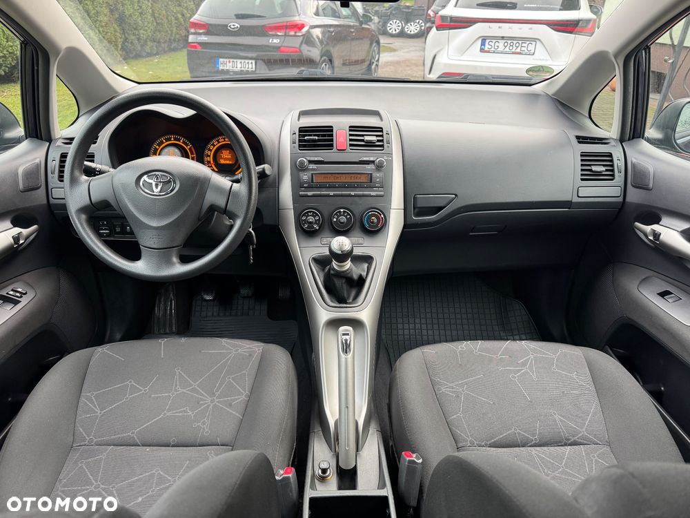 Toyota Auris 1.33 VVT-i - 16