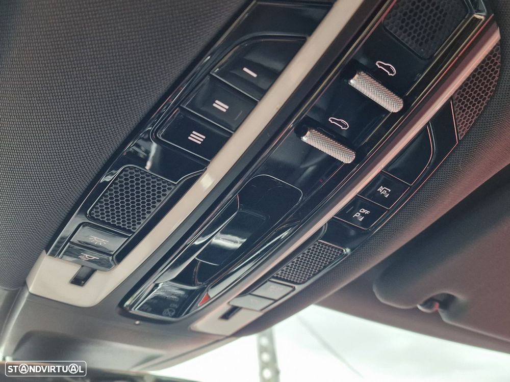 Porsche Panamera 4 E-Hybrid - 50