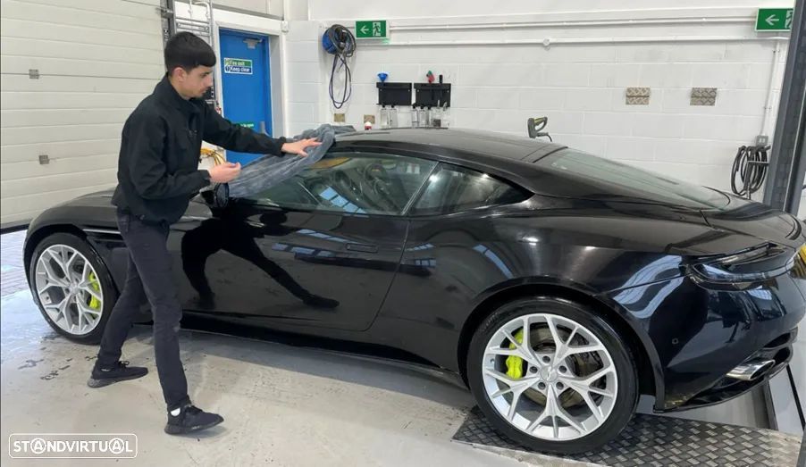 Aston Martin DB11 Coupé V12 Auto - 1