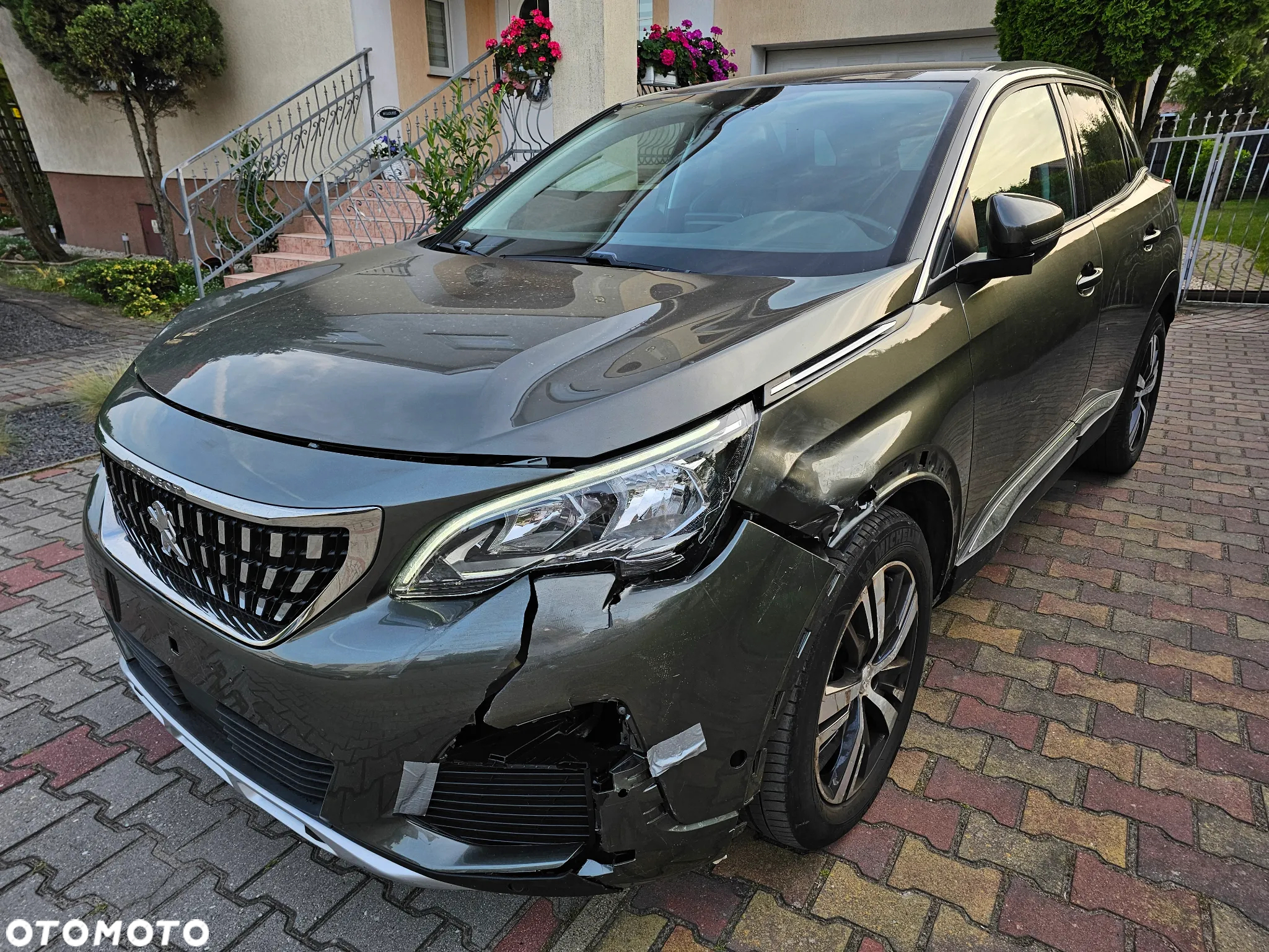 Peugeot 3008 1.2 PureTech GPF Allure S&S EAT8 - 6