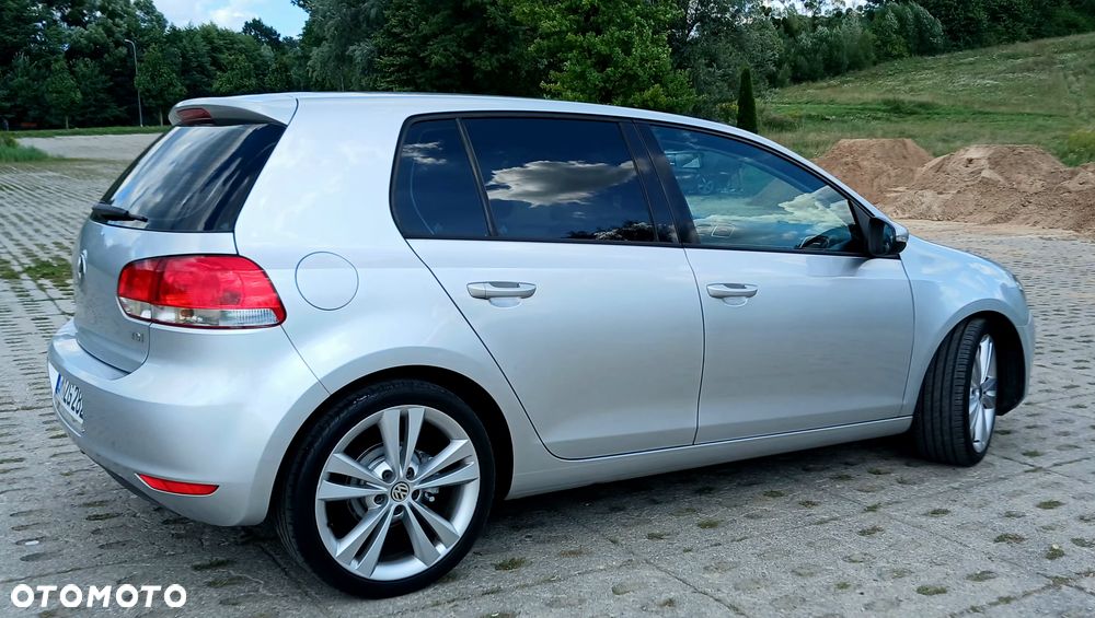Volkswagen Golf 2.0 TDI DPF BlueMotion Technology Comfortline - 24