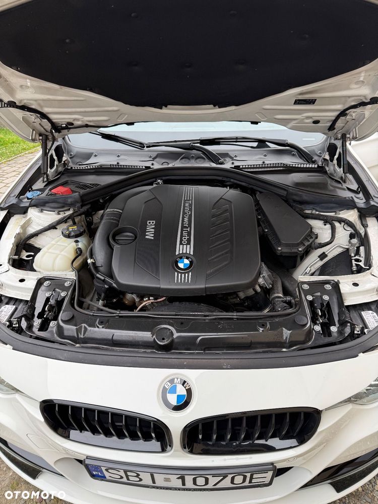 BMW Seria 3 330d xDrive Edition M Sport Shadow - 12