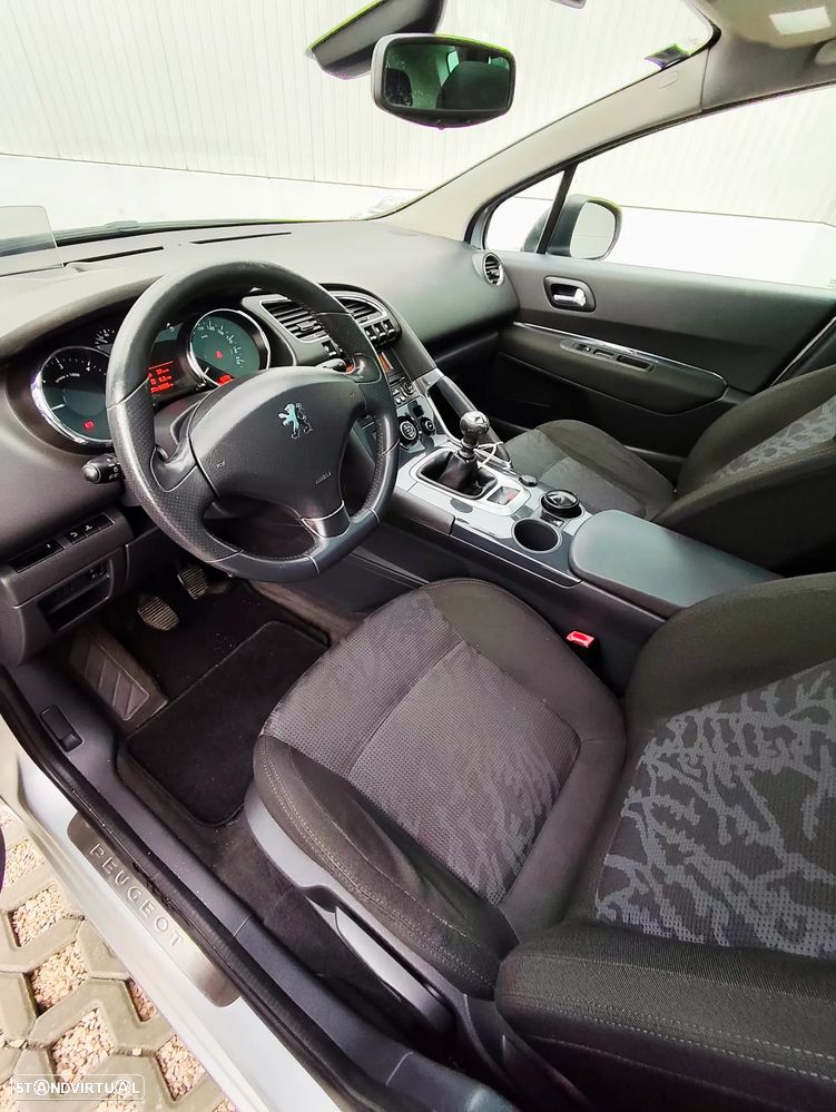 Peugeot 3008 1.6 HDi Executive - 5
