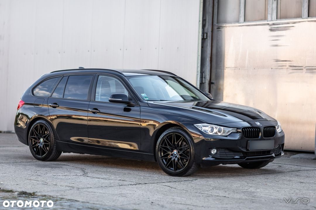 BMW Seria 3 318d DPF Touring Edition Sport - 2