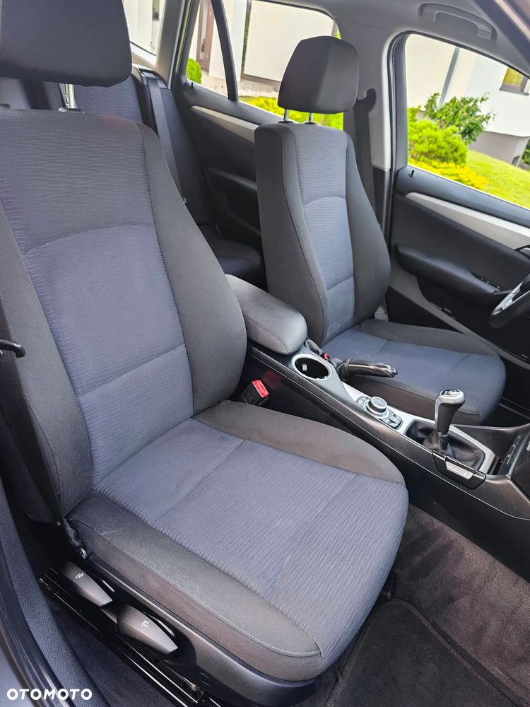 BMW X1 sDrive18d xLine - 24